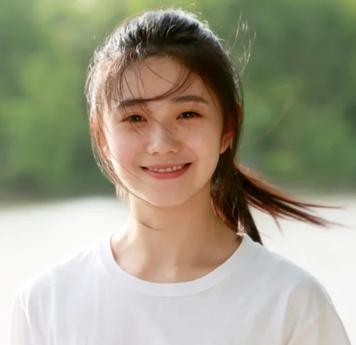 刘浩存是一位备受瞩目的年轻女演员