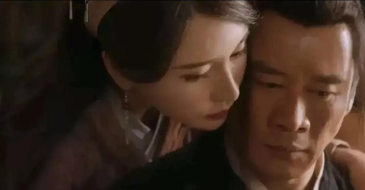 武大郎被西门庆踢成重伤后，对潘金莲说道：“我死自不妨，和你们争不得了！我的兄弟武