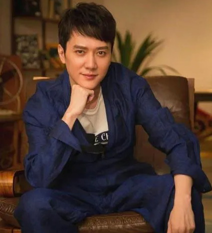 冯绍峰被曝或将二婚,离婚后绯闻不断,频频因戏生情的他真艳福不浅!(冯绍峰首次回应离婚)-第3张图片-九妖电影 冯绍峰被曝或将二婚,离婚后绯闻不断,频频因戏生情的他真艳福不浅!(冯绍峰首次回应离婚)-第3张图片-九妖电影