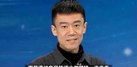 李雪健的儿子，竟然是他！真是青出于蓝啊！
娱乐圈里，星二代总是特别引人注目。有的
