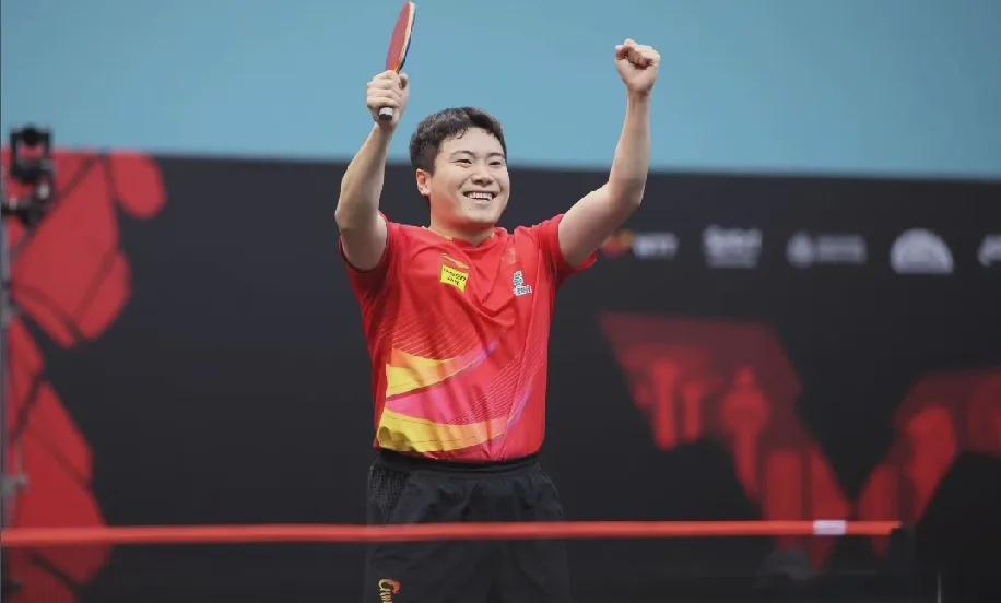 梁靖崑3:0战胜对手，晋级8强。赢了就好，赢了就高兴，之前老是“拼夕夕”，看得人