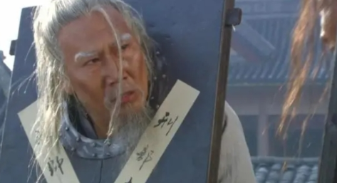 1390年，朱元璋要杀李善长，李善长扑通一下跪倒在地：“我都76岁了，还能干什么