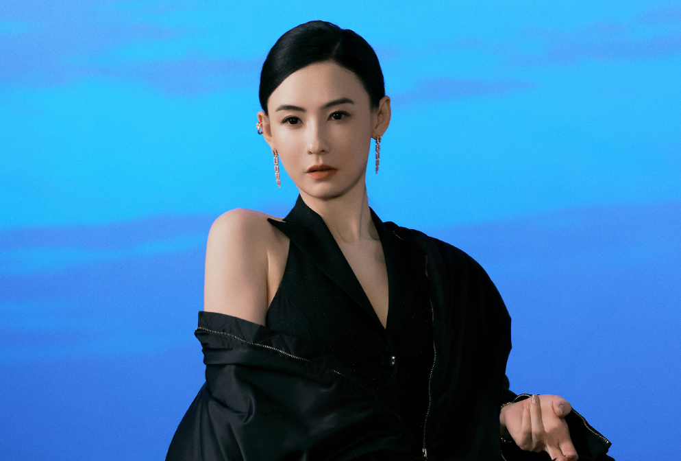 张柏芝44岁生三娃后状态绝佳，多次亮相活动气场强。去年停工引四胎猜测，未回应。近