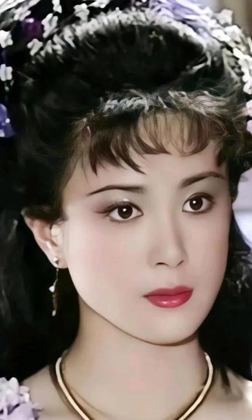 傅艺伟：命运多舛的“最美妲己”