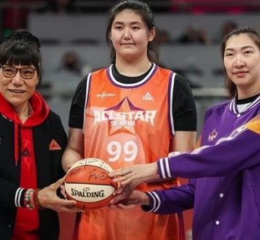 张子宇出战WCBA全明星星锐赛！WCBA全明星星锐赛，中国女篮新星张子宇被特邀代