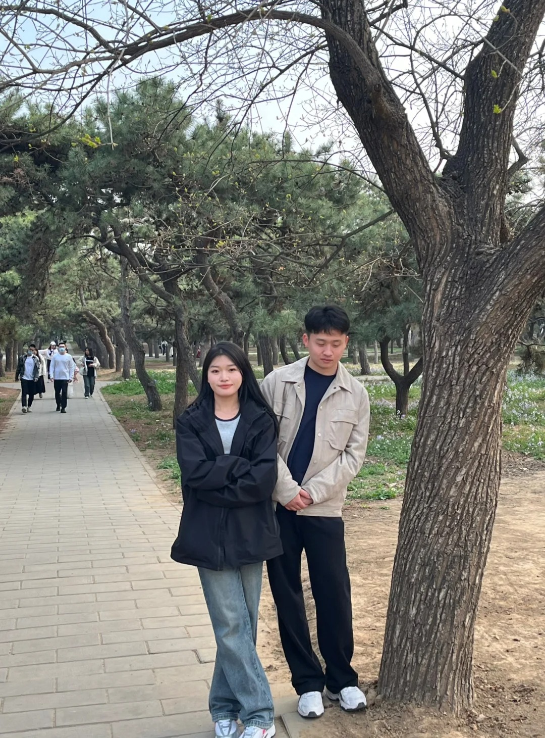 谁能帮我p掉男朋友😼
和后面的人