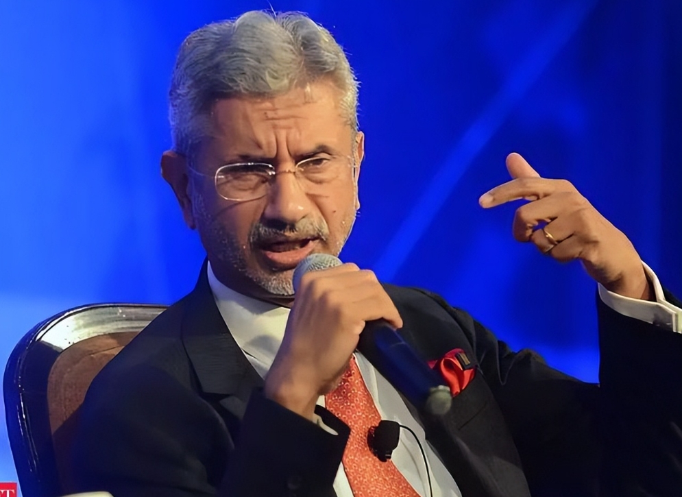 印度对俄乌冲突的态度说变就变。此前，印度总理莫迪多次声称愿意为解决俄乌问题付出努