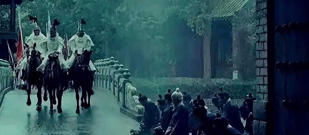 为什么几十万满族军队能征服全中国，而几百万日本兵做不到?

满清入关玩的不是武力