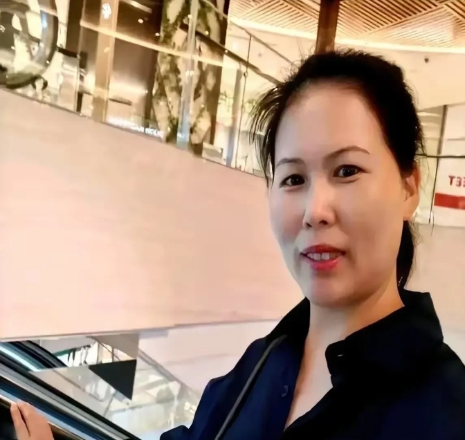 汪小菲家的保姆终于站出来了！

在徐汪两家纷争四起之际，这位陪伴汪家二十多年的小