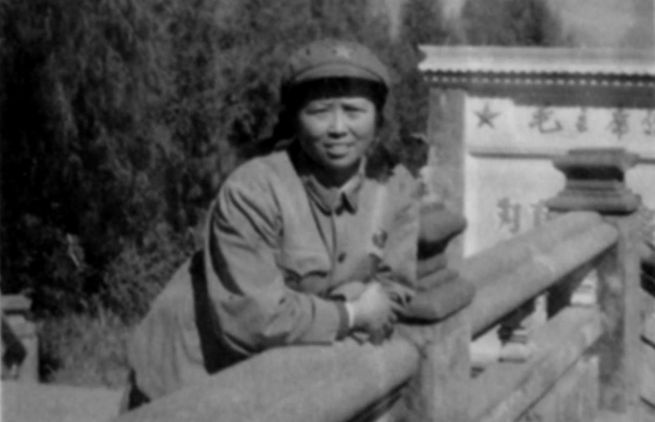 1975年11月，安徽105医院的1位女医生高凤英给伟人写信，讲：“请组织澄清我
