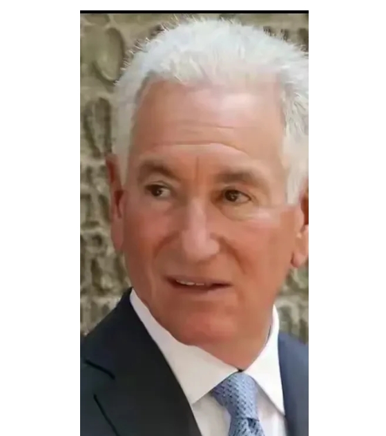 特朗普竟然敢提名自己的亲家公为美国驻法国大使！ 