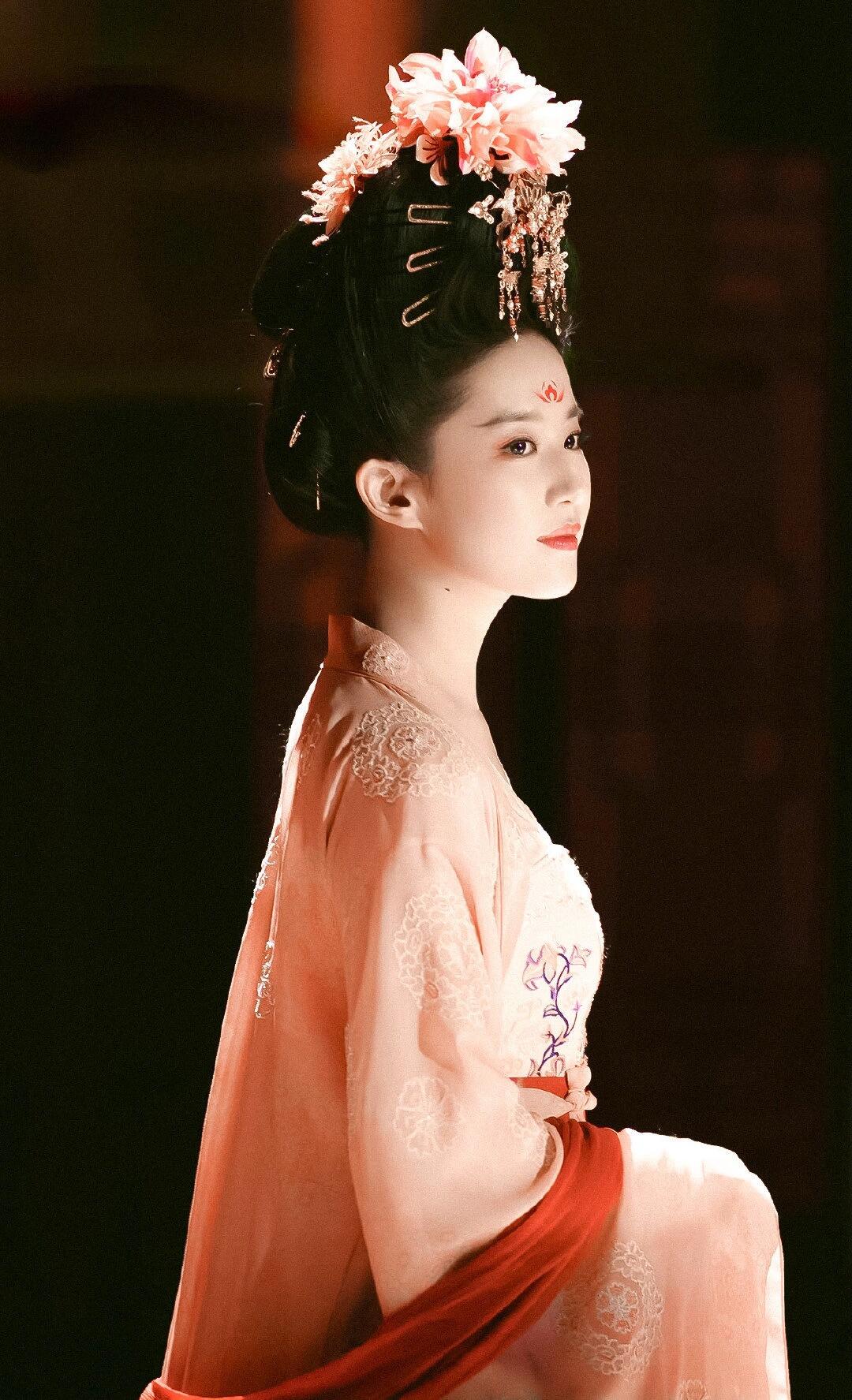 刘亦菲赵盼儿簪花仕女妆