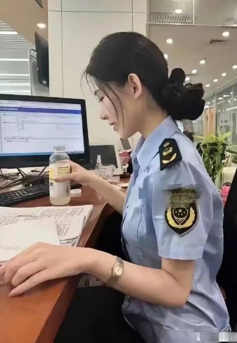 有个这样的嫂子你晚上几点回家？哈哈哈哈