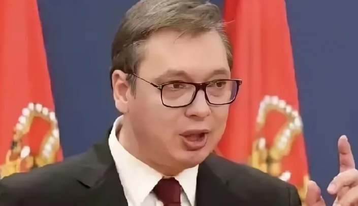武契奇，还是有手段的，先让那些人闹腾一会儿，上街游行抗议，就是让武契奇看得很清楚