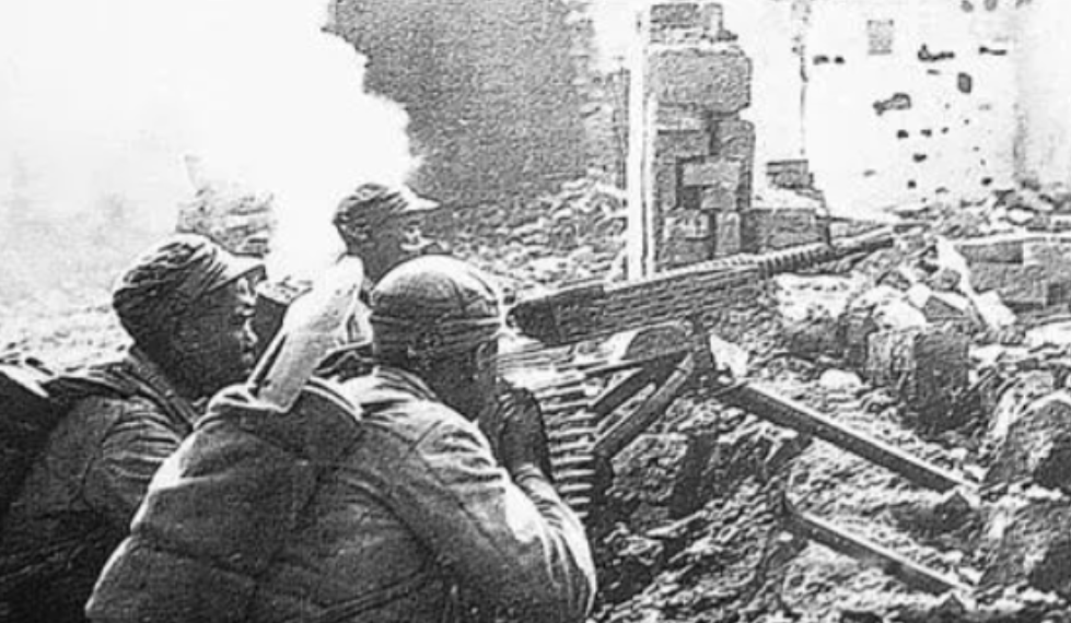 1945年8月15日，日本宣布投降后，在齐齐哈尔有几名落单的日本兵，见大势已去，