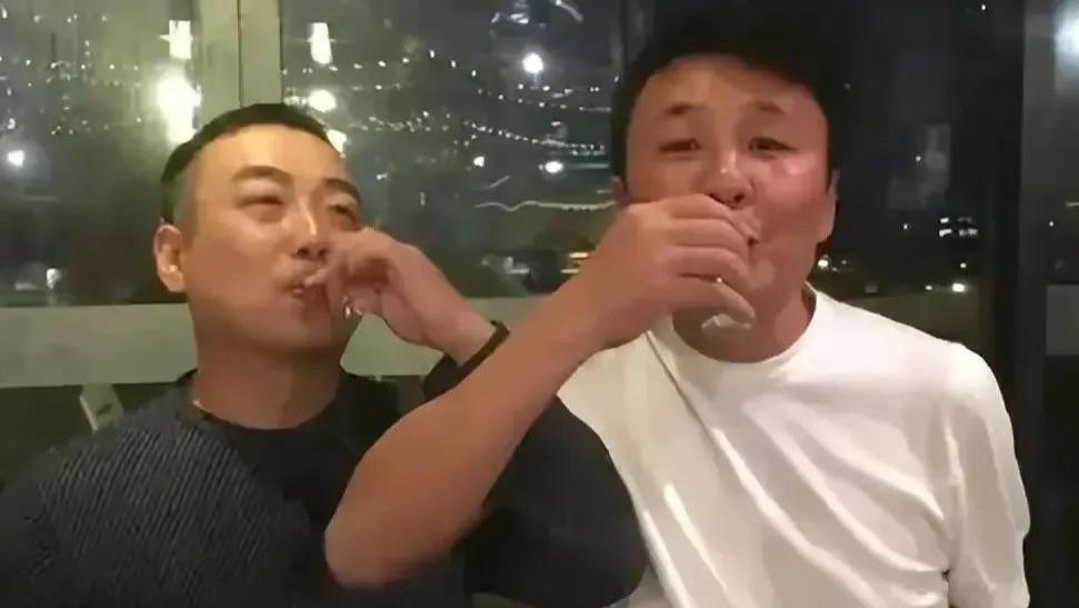 王楠老公力挺刘国梁，没吃过一顿饭好处，贺晓龙：刘主席是获利者