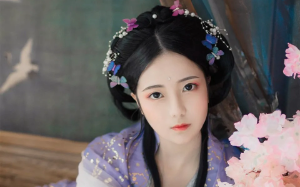 有情人终成眷属，可我和姐姐却互相嫁给了对方的心上人，婚后看着温柔的夫君，我红了脸...