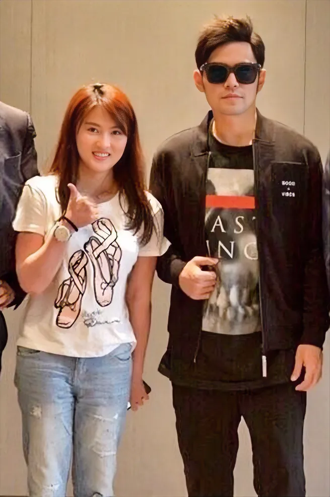 明星心目中也有自己的明星。
跳水美女教练陈若琳，歌坛王子周杰伦，都是著名人物，也