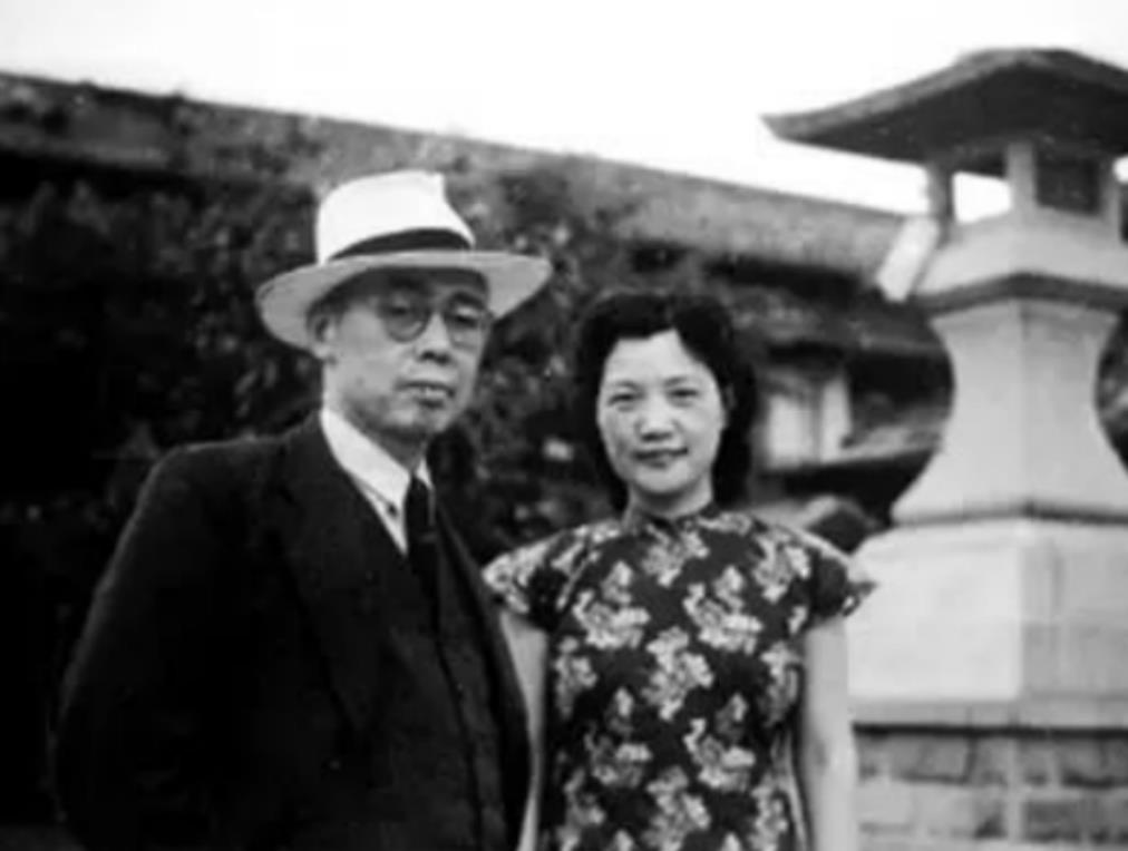 1968 年，“国歌之父”田汉于狱中离世，享年 70 岁。7 年后，其妻子才获此