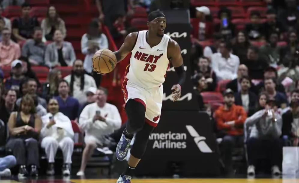 同样是季前赛，阿德巴约与文班亚马数据对比；

阿德巴约，对阵马刺队，10投6中，