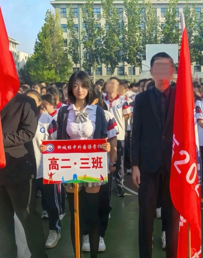 现在的高中生真是营养好长得美