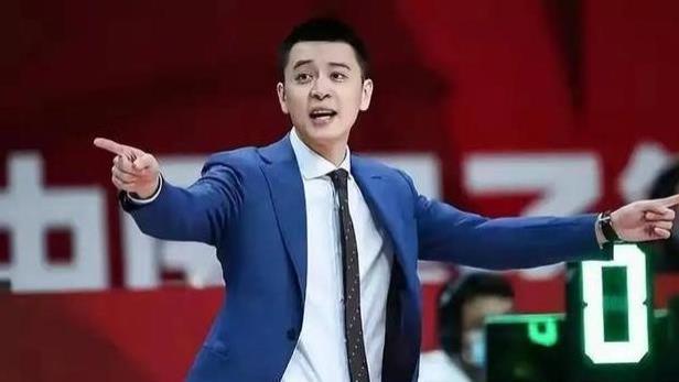 阿丘尔在辽宁男篮的“暴雷”！转战土超反而更惨，杨鸣“放弃”他