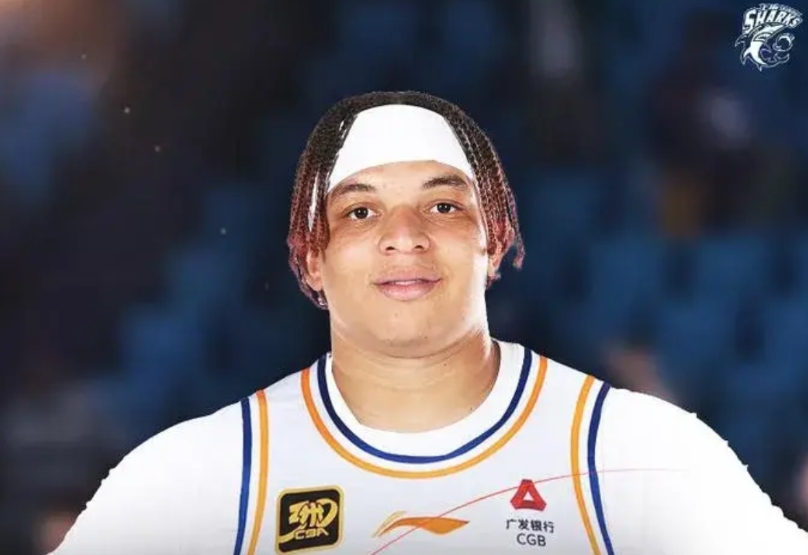 洛夫顿到底是什么人物？

我记得他在NBA都没有球队跟他签合同，根本打不上球了，