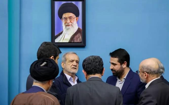 伊朗一边示好钟俄，一边准备再次与欧洲和谈。甚至有说已私下与川普的人会面，伊朗会不