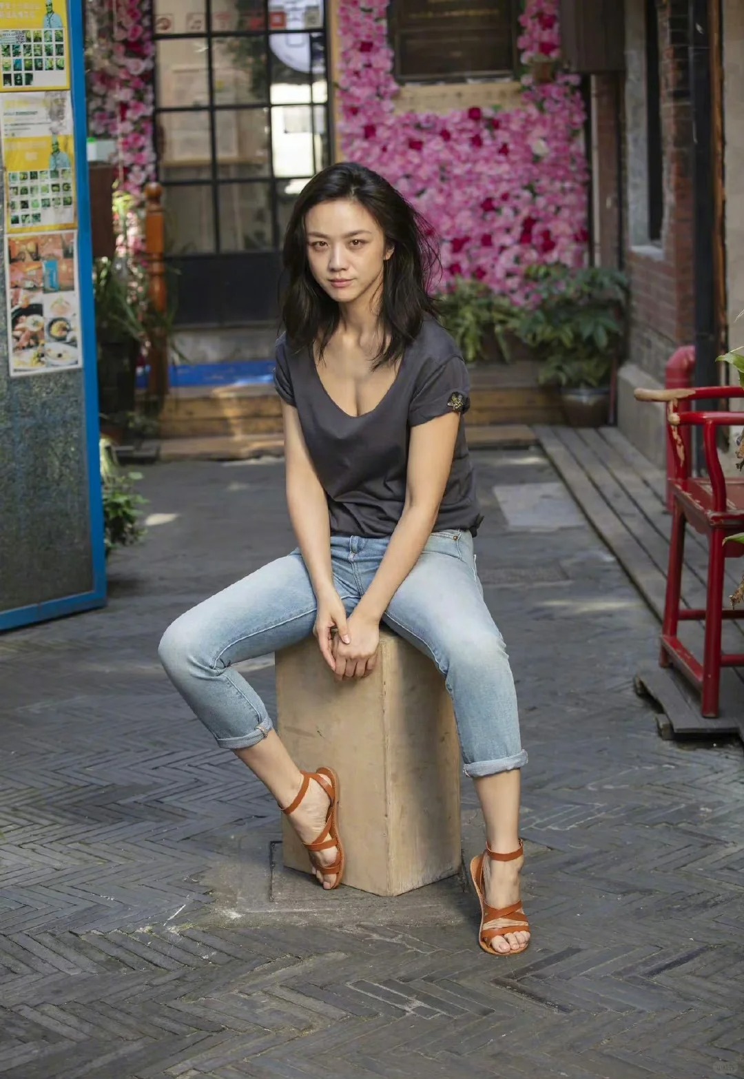 又娴静又灵动，怎么做到的？
完美的文艺片女主角，汤唯，张曼玉，张艾嘉，吴倩莲，浑