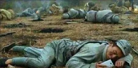 战场上装死能活命？别做梦了！上了战场，谁不想活？可你想装死，也得看看情况允不允许