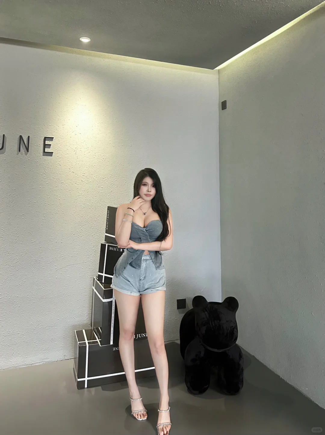 当辣妹的一天～📸📸📸
有被这身辣到