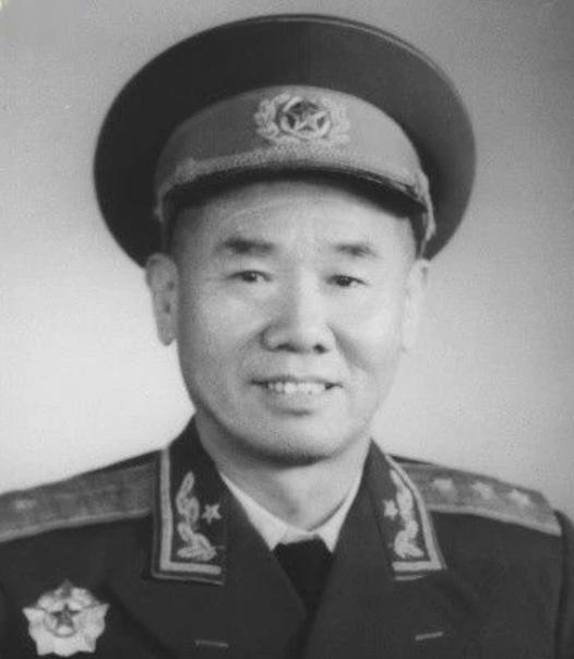 1985年10月26日，国家副主席王震在南京中山陵五号会议厅召集王平、向守志、郭