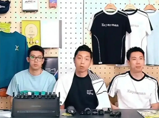 我迷茫了！乒乓专业评论：竟然出现“截然不同”观点！

刘国正指导，曾经的国乒队员