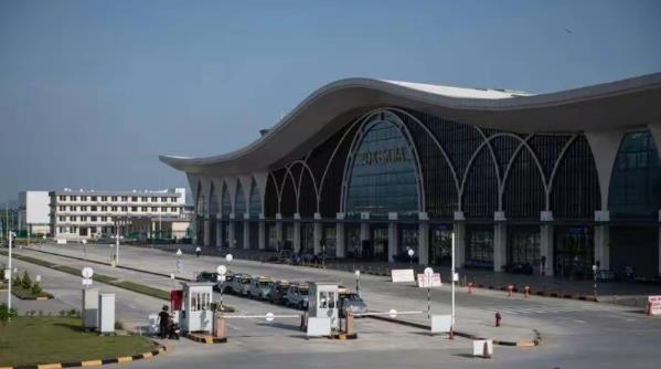 近日，据称尼泊尔新政府向中国提出，希望中方能将2.16亿美元（约合人民币15亿元