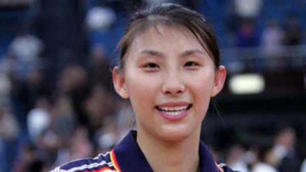女排名将李娟：两次被国家队退回，前男友娶魏秋月，她如今怎样？