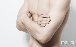 家人们谁懂啊，我画的纸片人跨次元了！居然还坐在对面和我相亲，不等等，这家伙怎么嘴这么臭啊？