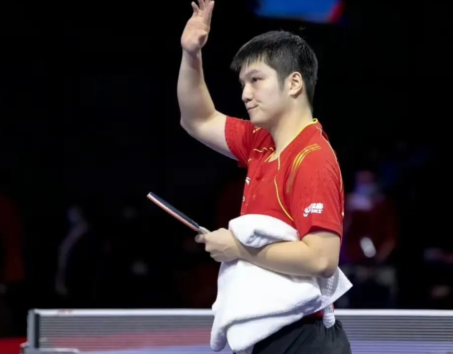 樊振东退役，关键取决于3个变量：

1，第一个变量
王楚钦能够重新崛起，能够成为