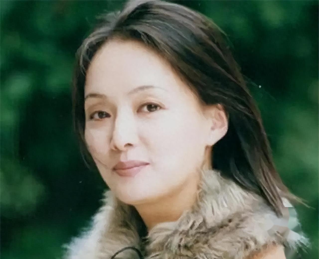 逆境中的勇气与坚持：罗艳芳的故事