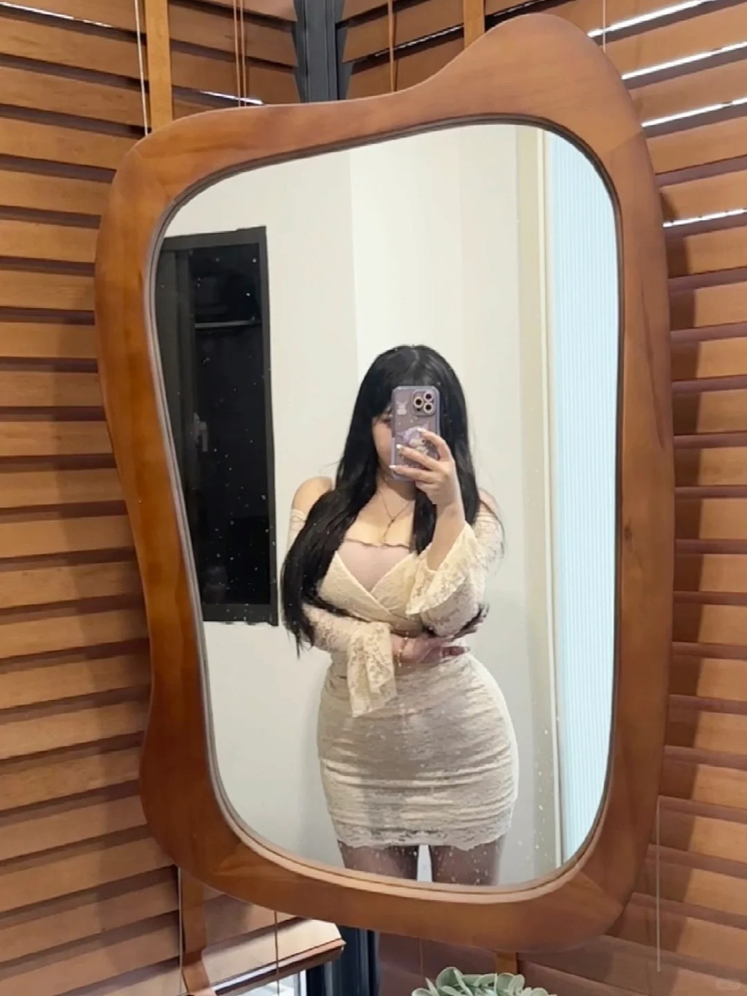 姐妹们 和crush 第一次见面穿哪套好！
最近喜欢韩系大姐姐风格