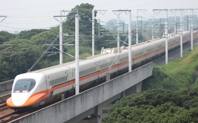 7月17日，越南提交大陆架划界案后，求中方帮其造高铁一事泡汤！

当天，越南称已