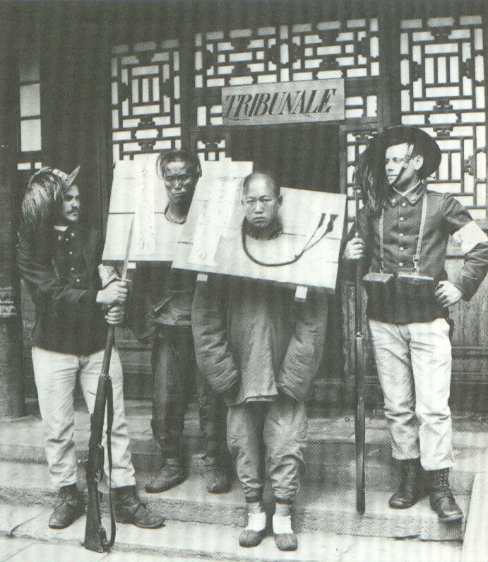 这张拍摄于1900-1901年间的照片，是八国联军侵华时期西方随军摄影师的“战利