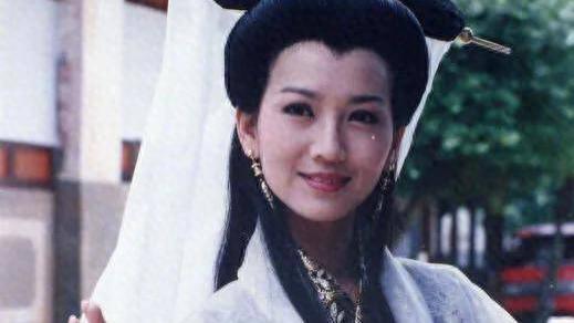 “白素贞”赵雅芝：因一封情书离婚，儿子有成、丈夫有情幸福吗？