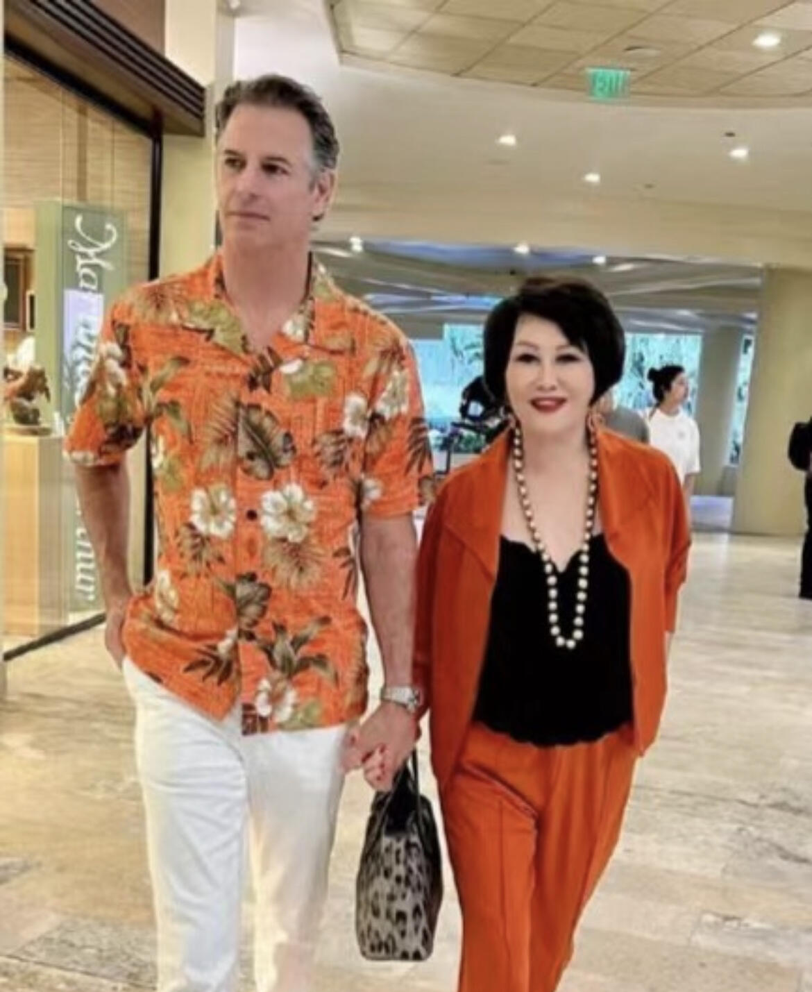 靳羽西与小鲜肉艾伦：爱，超越一切界限！