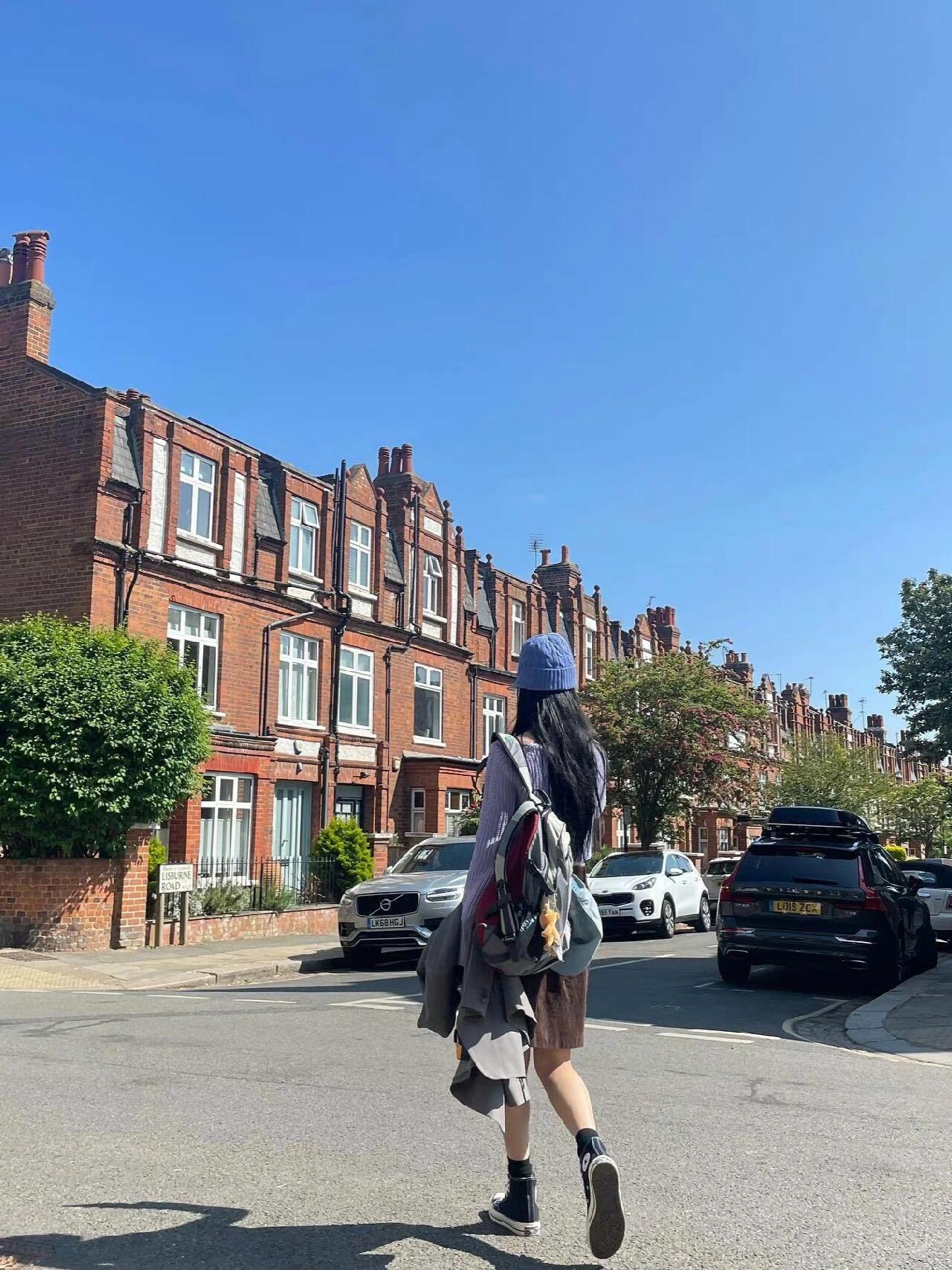 裴秀智旅游穿搭好喜欢