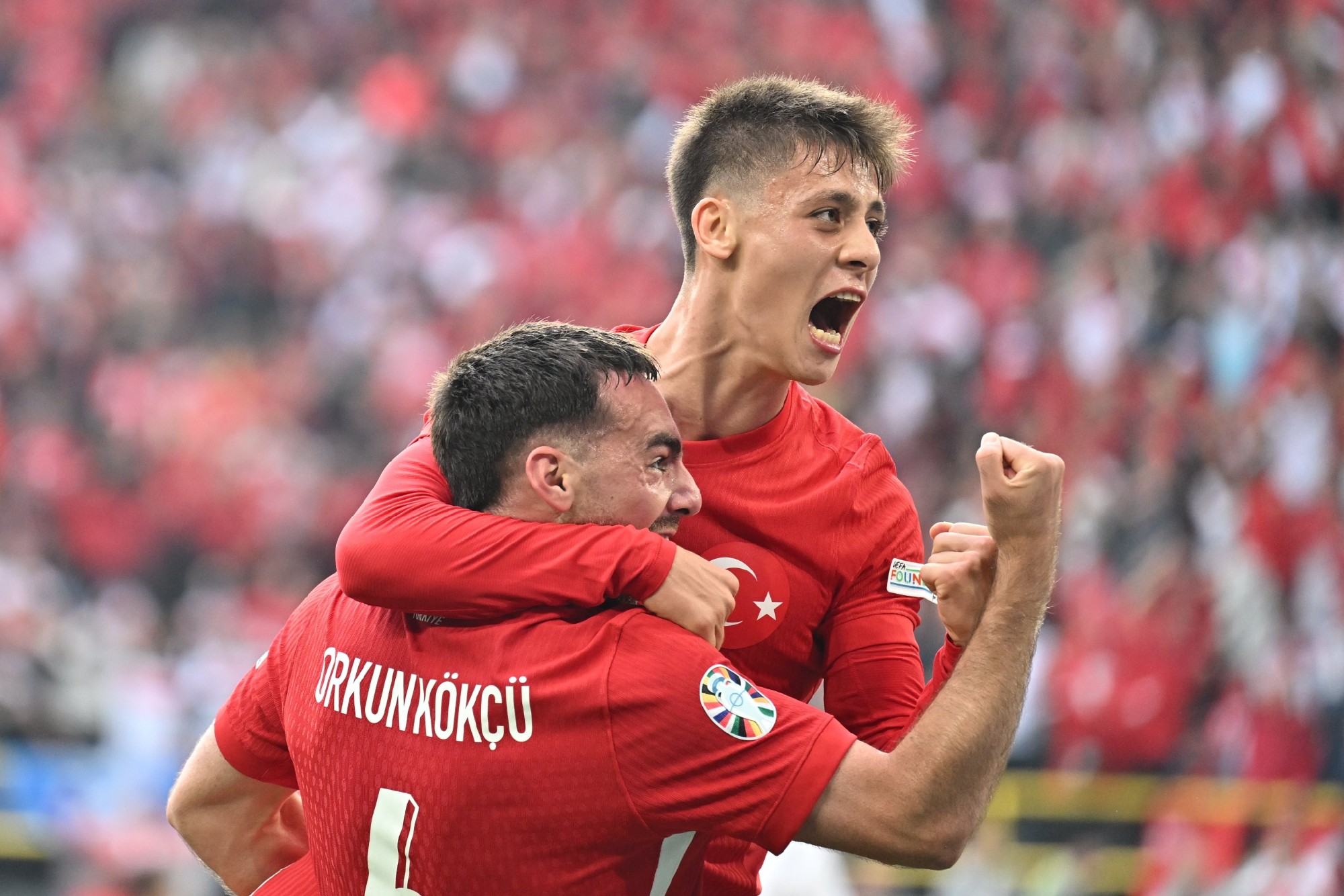 居勒尔当选土耳其3-1格鲁吉亚全场最佳！开场阶段一直在边路内切或者下底，对方中路