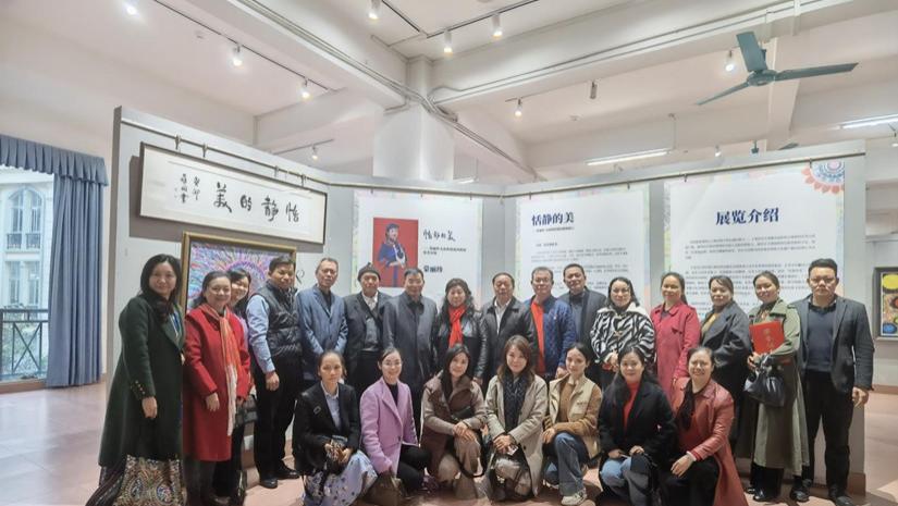广西传统文化研究会举行“蒙丽珍毛南风情巡回画展”参观交流系列活动