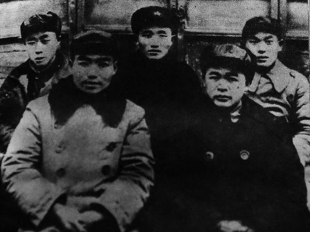 修房发现历史文件，程子华身份揭秘，英雄名字永存