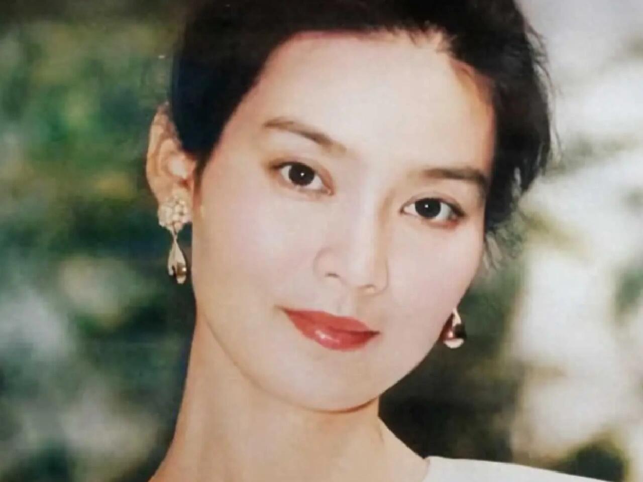一生无儿无女，63岁皈依佛门