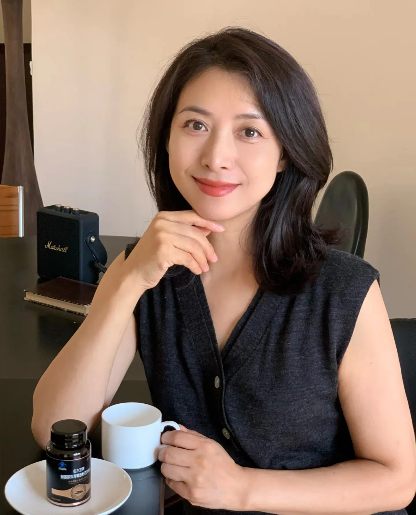 五十岁退休了热爱炒股的阿姨，入市也有近20年了，作为一个老股民，下面跟大家分享我