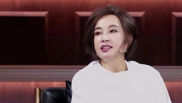 刘晓庆38岁小狼狗反水？十一年隐秘恋情大曝光！